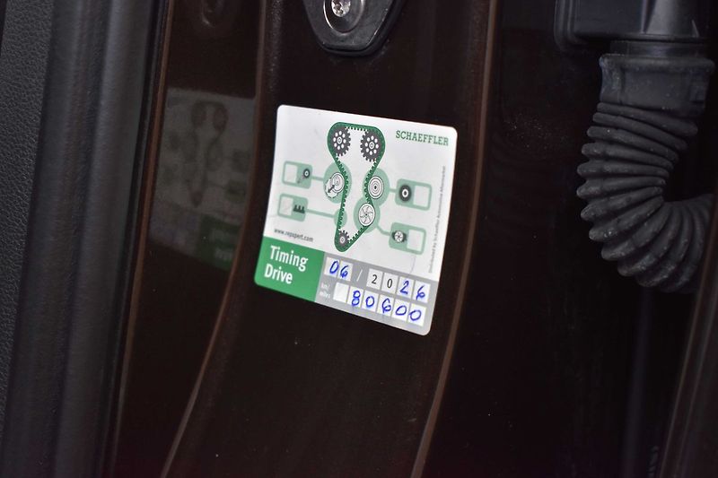 Škoda Karoq 1.6 TDI 85kW KAMERA*KESSY*ACC* - fotka 34 z 42