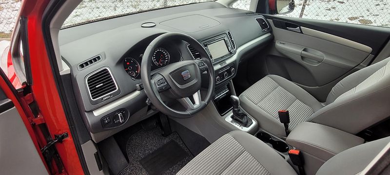 Seat Alhambra (2015) 2,0TDi 130kW Style - fotka 16 z 42