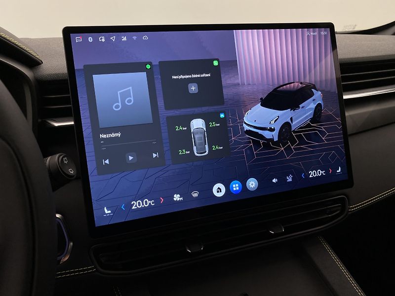Lynk & Co 01 (2025) 01 CORE PHEV - fotka 7 z 90