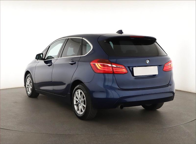 BMW Řada 2 (2015) 218i Active Tourer, Automat - fotka 4 z 15