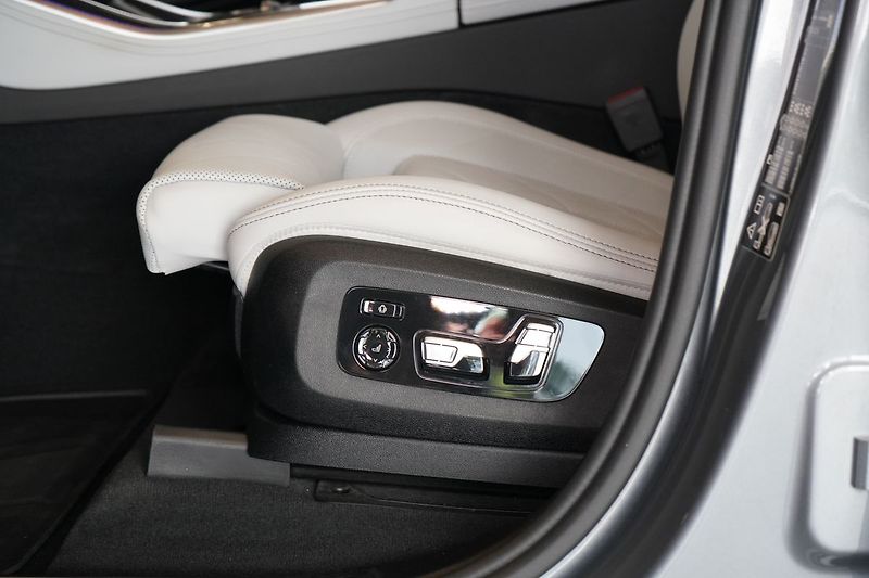 BMW X5 30d xDrive, Vzduch, Nezávislé - fotka 19 z 46
