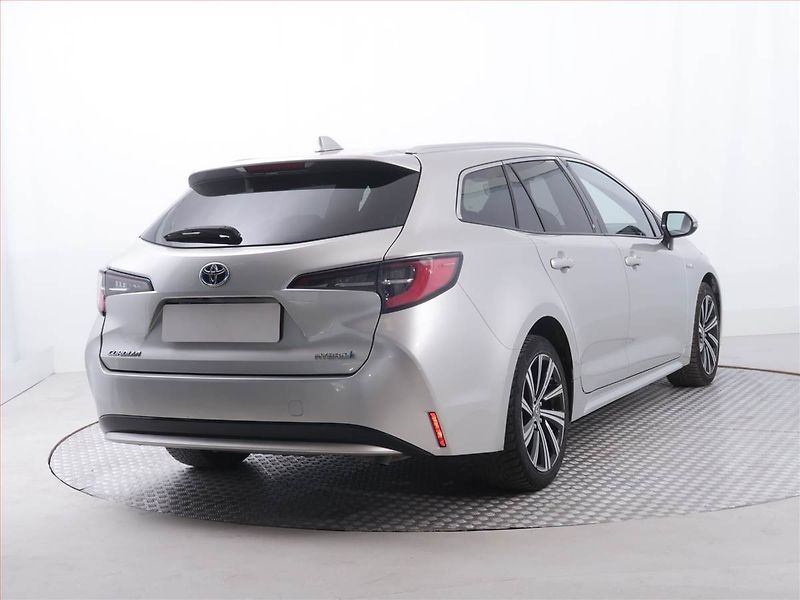 Toyota Corolla (2021) Style 1.8 Hybrid - fotka 5 z 22