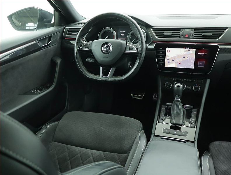 Škoda Superb (2018) Sportline 2.0 TSI - fotka 7 z 18