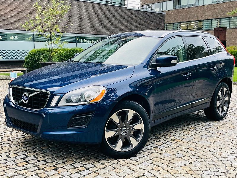 Volvo XC60 2.4D5 5V 4x4 AUT TAŽNÉ SERVISK - fotka 3 z 47