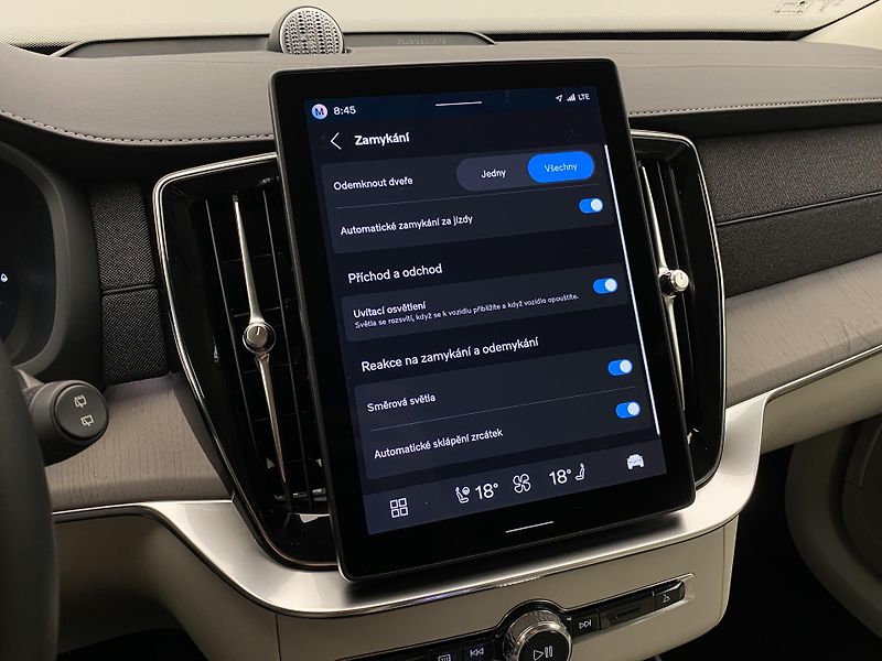 Volvo XC90 T8 AWD RECHARGE BRIGHT PLUS 7m - fotka 59 z 68