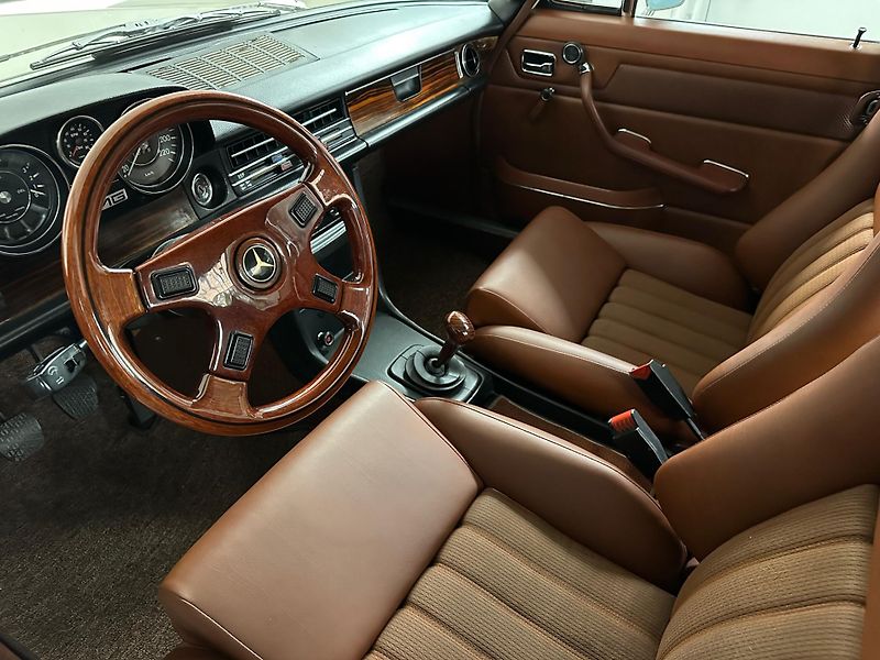 Mercedes-Benz 115 (1973) 114 280E AMG - fotka 9 z 28
