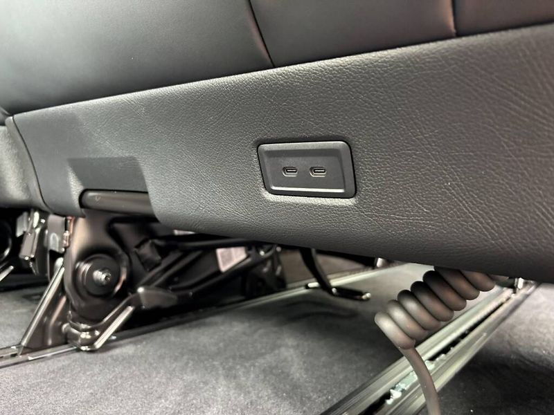 Mercedes-Benz Třídy V (2026) 300 d / Exclusive / L / 4M - fotka 16 z 30