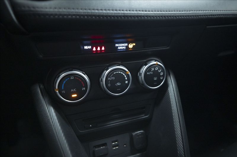 Mazda CX-3 2,0 SKYACTIV 1. MAJITEL ČR - fotka 19 z 37