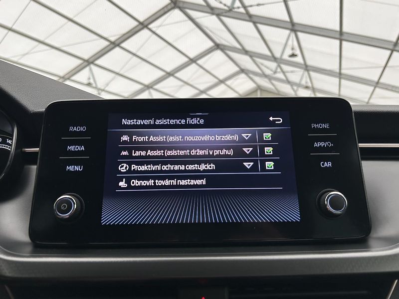 Škoda Kamiq 1.5 TSI Style - fotka 13 z 26