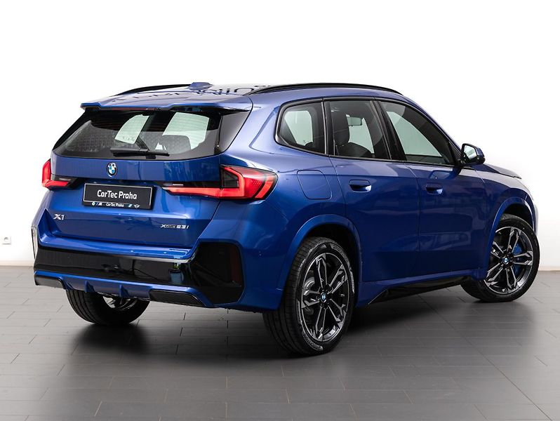 BMW X1 xDrive23i - fotka 3 z 6