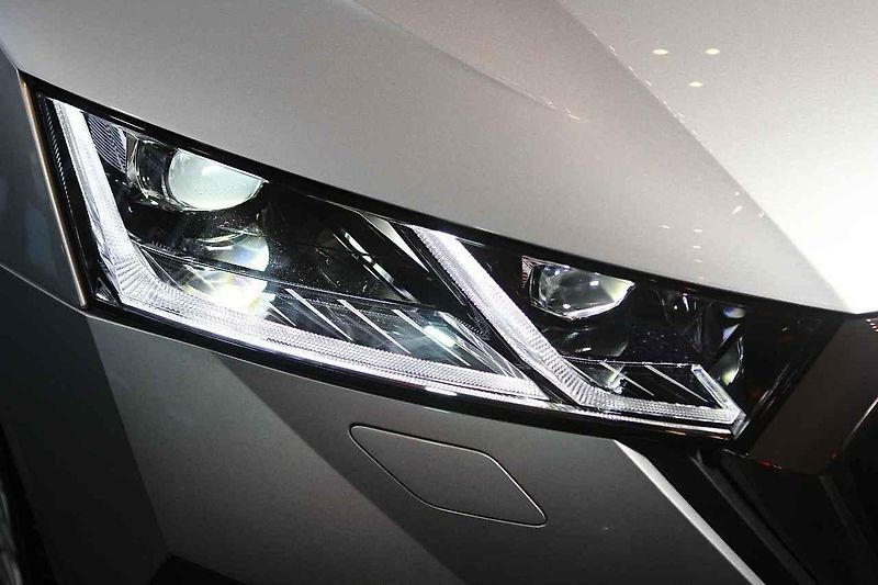 Škoda Octavia IV vypadá výrazně hodnotněji než předchůdce