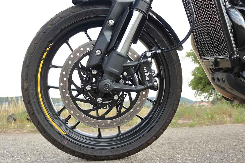 Se Speedem uhodil Triumph hřebíček na hlavičku a Tracker půjde bez pochyby v jeho stopách.