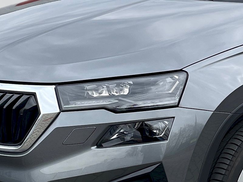 Škoda Karoq (2024) Top Selection 2.0 TDI 110 kW 4 - fotka 9 z 34