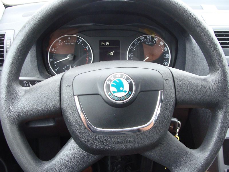 Škoda Octavia 1.4 TSi, 90 kW, klimatizace - fotka 16 z 27