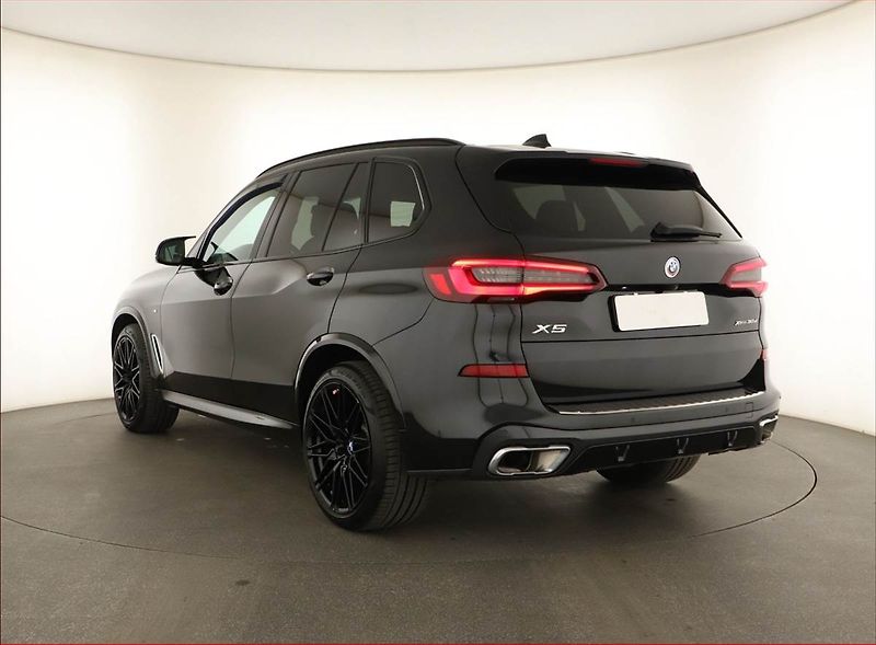 BMW X5 (2022) xDrive30d - fotka 4 z 20