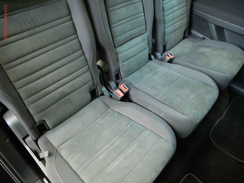 Volkswagen Touran (2022) 2.0TDi, LED, navi, kamera - fotka 12 z 22