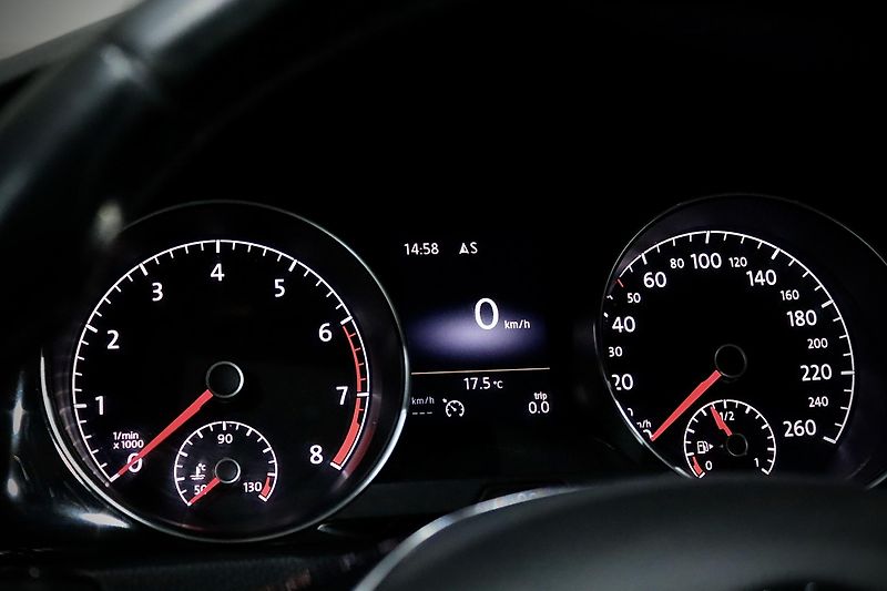 Volkswagen Golf 7 Variant 1.4 TSI 90 kW - fotka 23 z 37