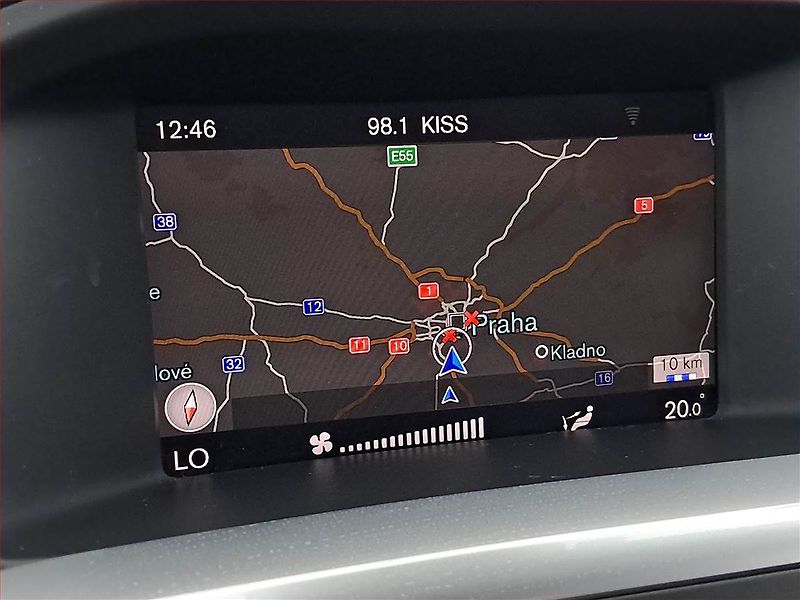 Volvo V60 (2017) D3 2.0, Navi, Tempomat - fotka 13 z 18