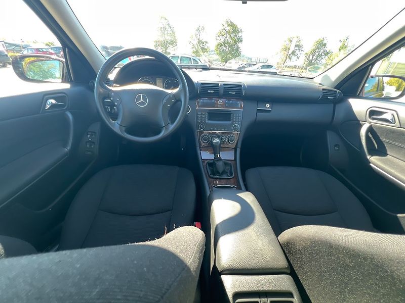 Mercedes-Benz Třídy C 2.0 CDI - fotka 7 z 14