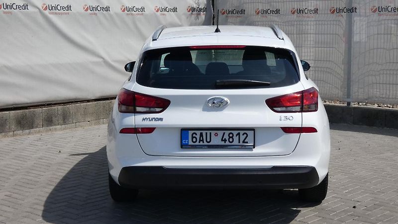 Hyundai i30 Kombi 1,0 T-GDI Trikolor - fotka 4 z 23