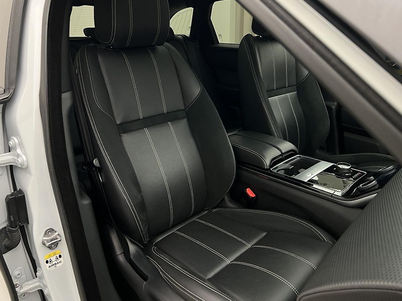 Land Rover Range Rover Velar D300 SE AUT - fotka 19 z 53