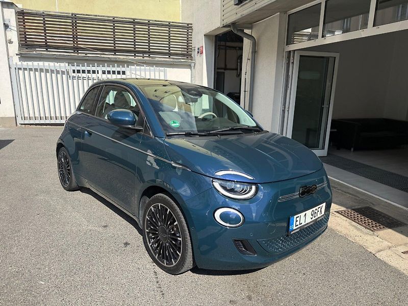 Fiat 500e (2022) La Prima by Bocelli 118 HP - fotka 1 z 27