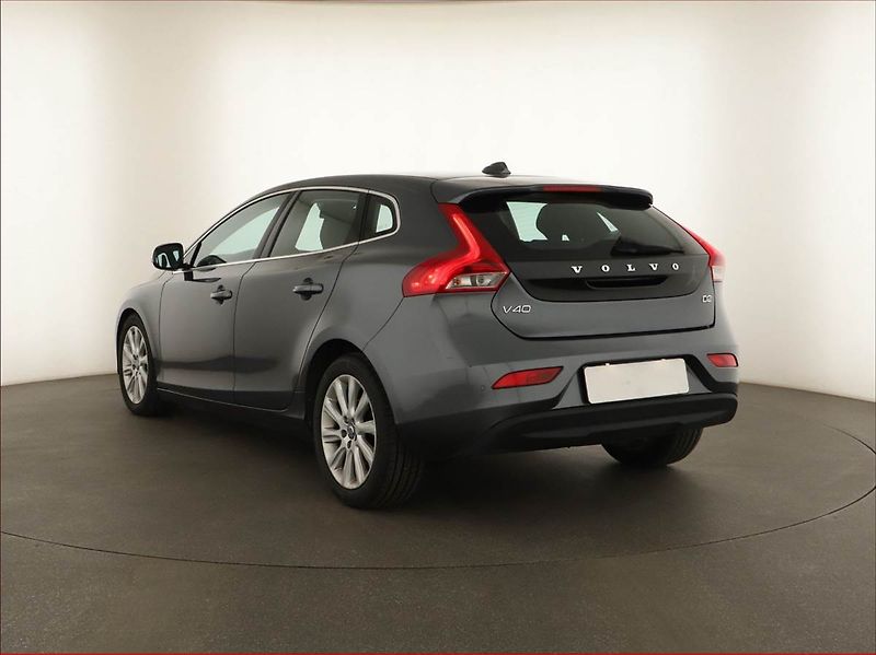Volvo V40 (2014) 1.6 D2, Automat, Xenony - fotka 4 z 14