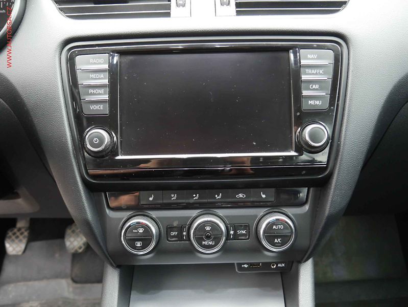 Škoda Octavia (2016) 1.6 TDi, AC, bixen. - fotka 11 z 22