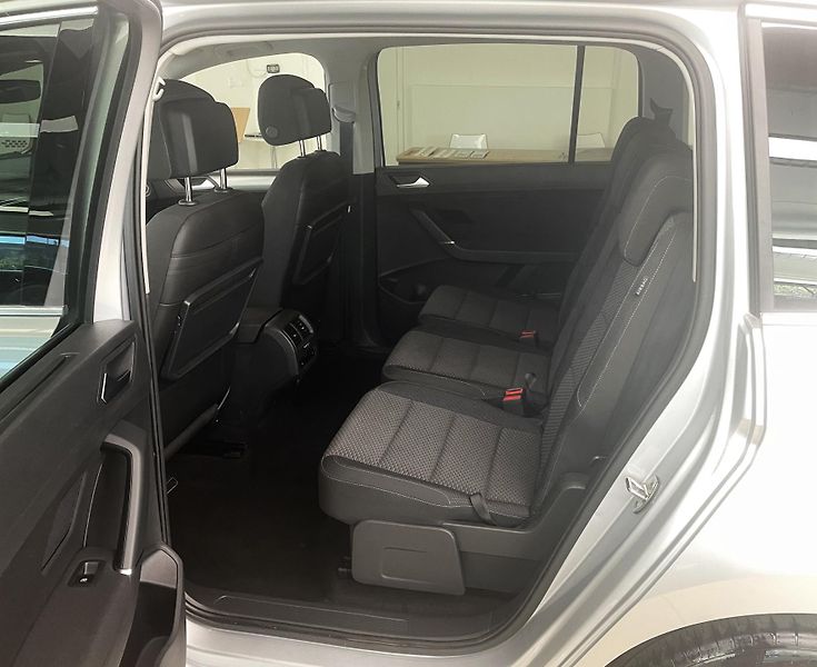 Volkswagen Touran 2,0TDi Comfortline, ČR, 1.MAJ - fotka 10 z 30