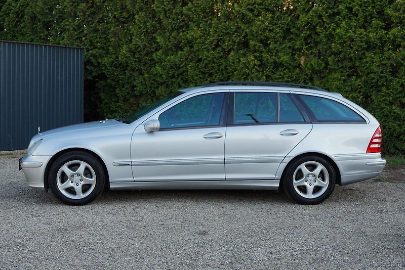 Mercedes-Benz Třídy C (2002) C 220 CDI Avantgarde - fotka 5 z 18