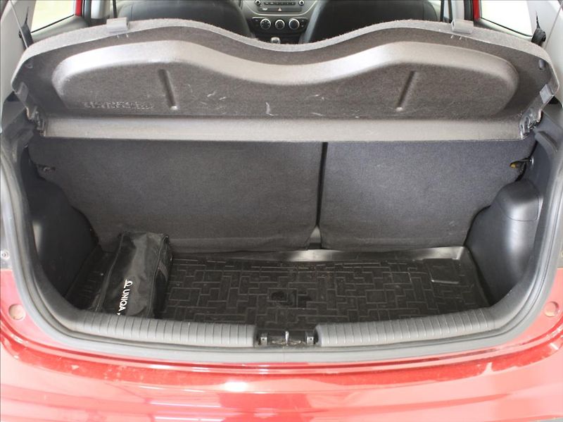 Hyundai i10 1,0 i 48kW 1.maj.ČR  86tkm. - fotka 14 z 15