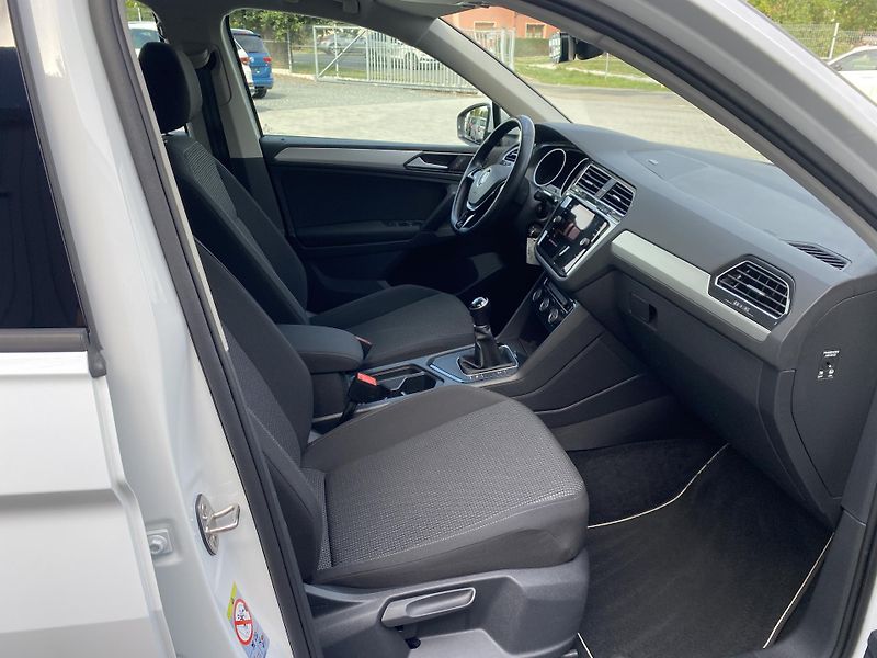 Volkswagen Tiguan 1.4 TSI 92kW -1xMAJ.-ALU-TAŽNÉ - fotka 39 z 46