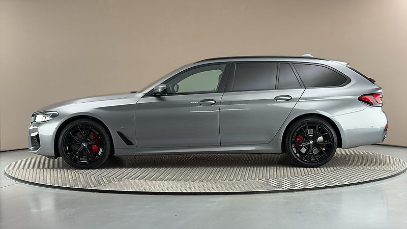 BMW Řada 5 540i AUT xDrive M-paket Tourin - fotka 4 z 34