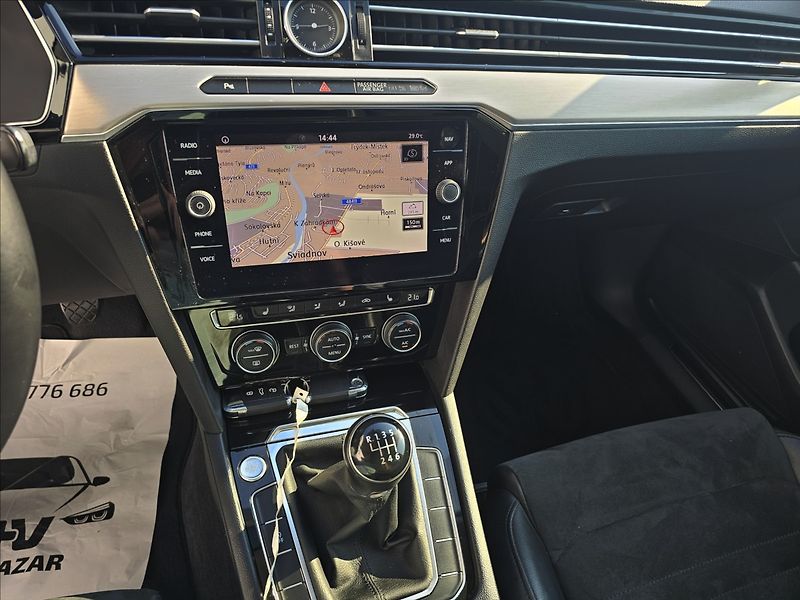 Volkswagen Passat B8 2,0TDi110KW COMFORTLINE - fotka 19 z 49