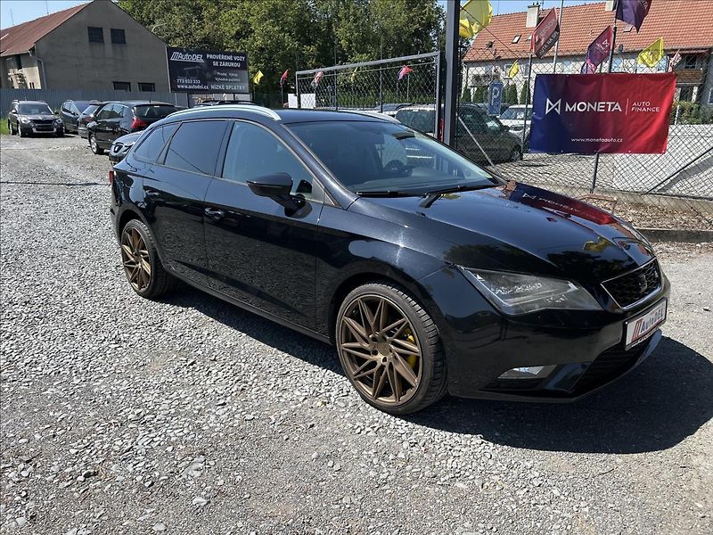 Seat Leon 2,0 TDi 110 kW DSG  Full LED - fotka 8 z 45