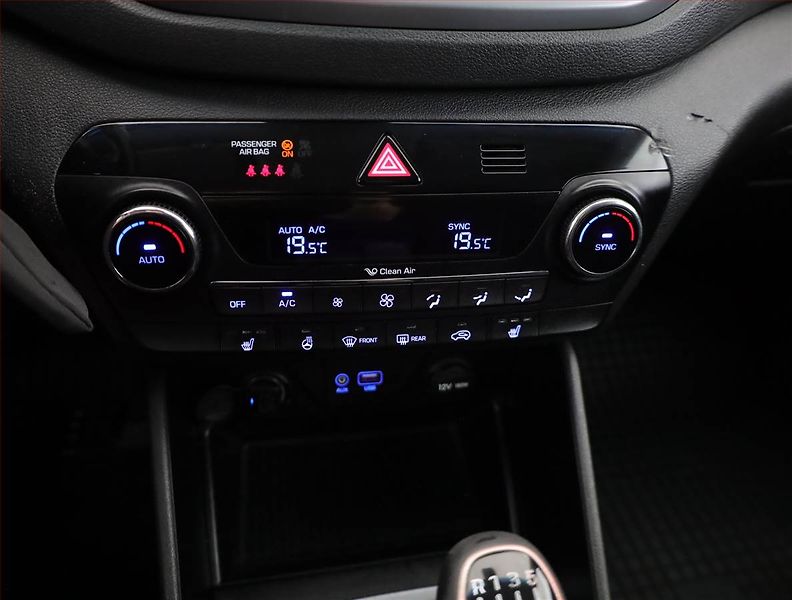 Hyundai Tucson (2017) 1.7 CRDi, Serv.kniha, Navi - fotka 10 z 18