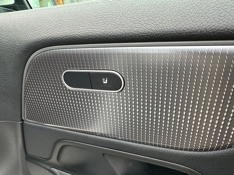 Mercedes-Benz EQA (2023) 250 69,7 kWh - fotka 18 z 29