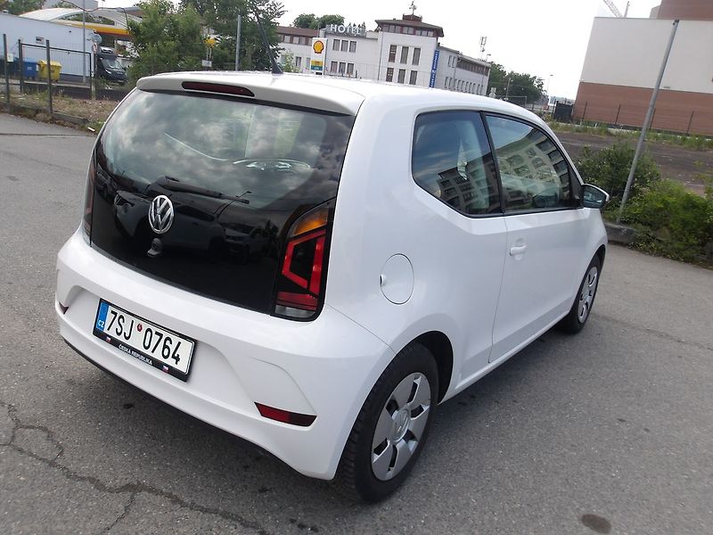 Volkswagen up! 1,0i Výbava Pěkny ! - fotka 9 z 21
