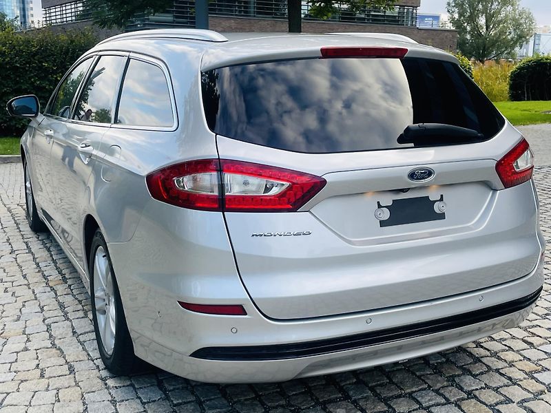 Ford Mondeo 2.0TDCi AUTOMAT SERVISKA TAŽNÉ - fotka 17 z 44