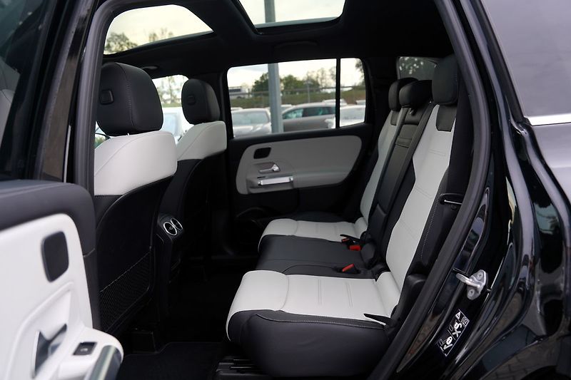 Mercedes-Benz GLB 35 AMG 4Matic/310 PS/ČR - fotka 33 z 49