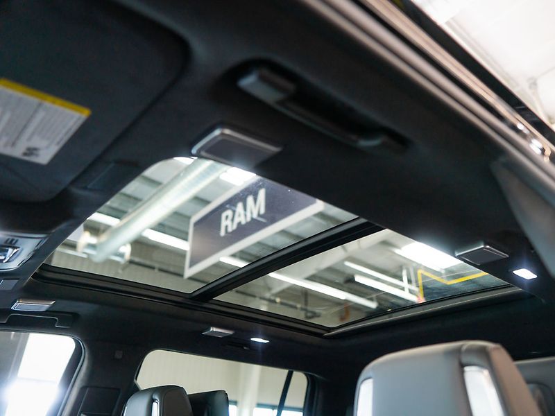Cadillac Escalade (2026) 6.2 ESV Sport Platinum 2026 - fotka 40 z 46
