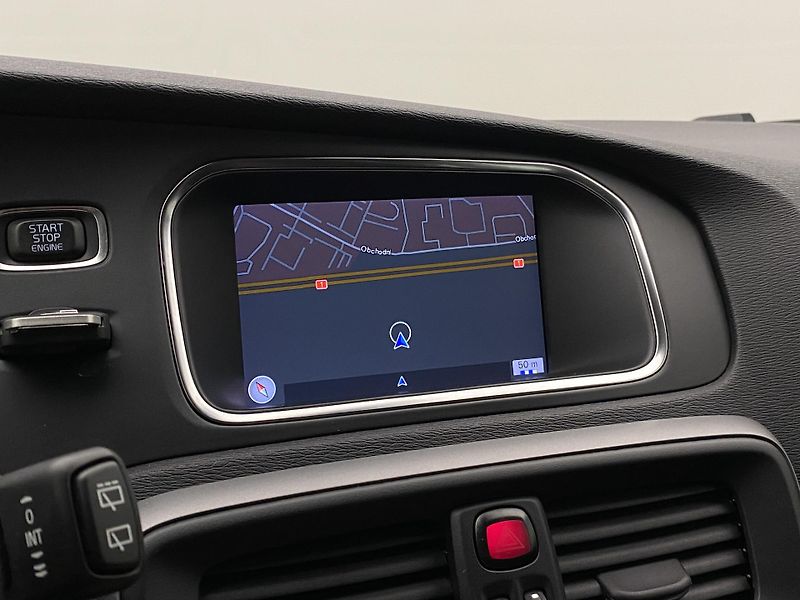 Volvo V40 T2 MOMENTUM  - fotka 8 z 39