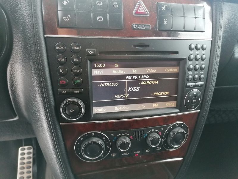 Mercedes-Benz GLE (2017) 400 4Matic - fotka 12 z 26