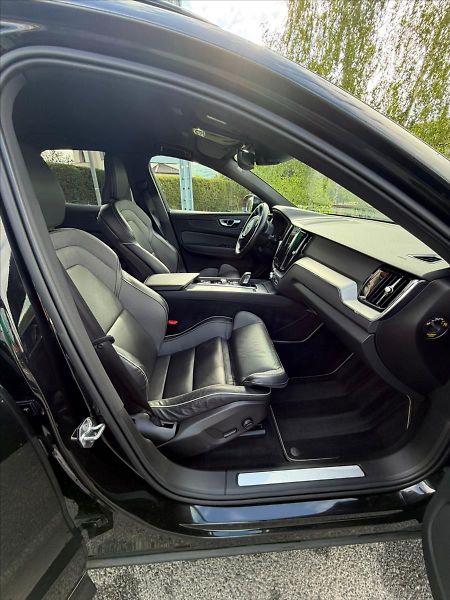 Volvo XC60 2,0 - fotka 19 z 62