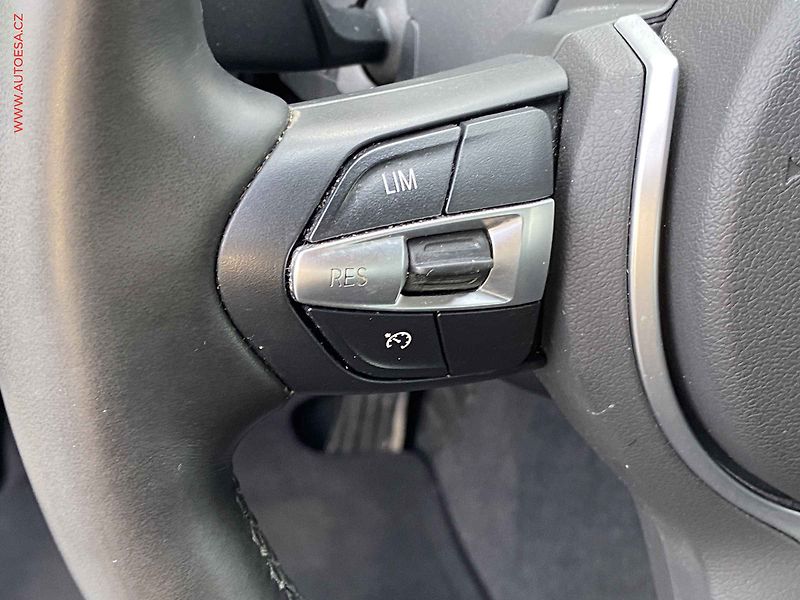 BMW Řada 2 (2019) 2.0d 218d, ČR, LED, navi - fotka 13 z 18