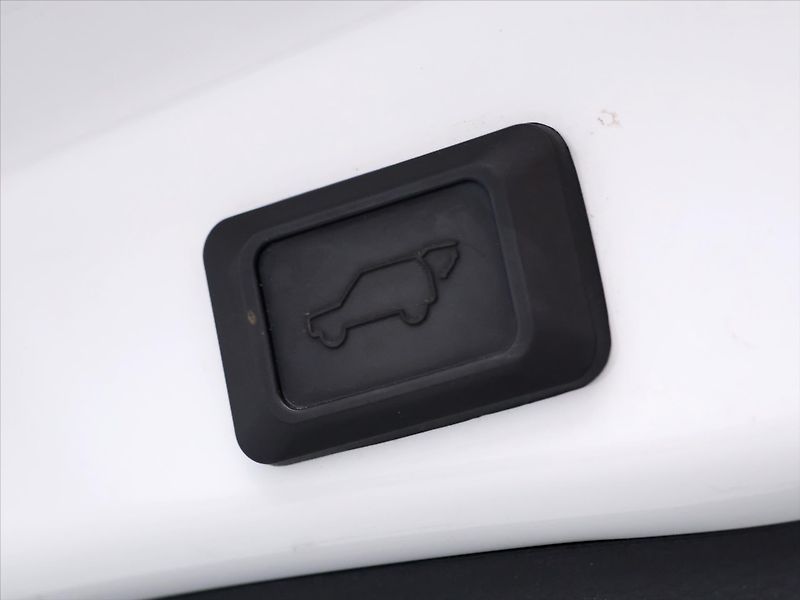 Toyota RAV4 2,5 e-CVT 131kW Selection 4WD - fotka 10 z 34