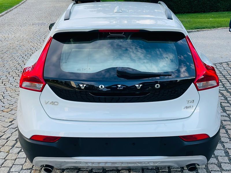 Volvo V40 2.0i AUT 1MAJITEL CROSS COUNTR - fotka 12 z 49