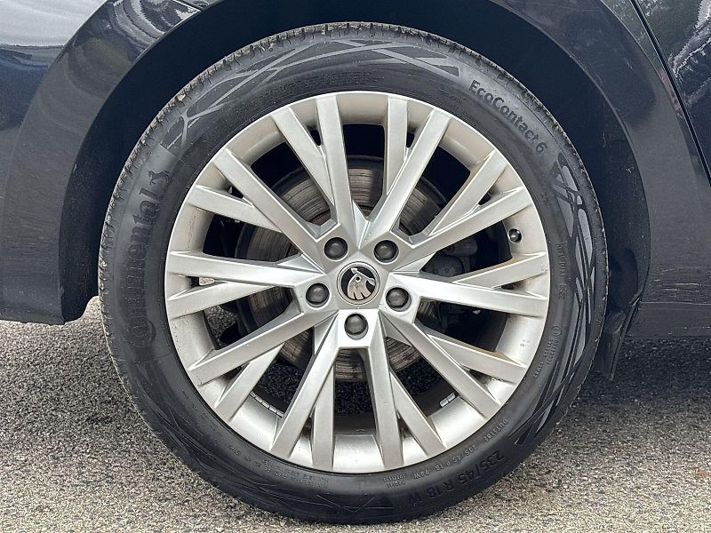 Škoda Superb (2022) Combi 2.0 TDI DSG Style - fotka 30 z 33