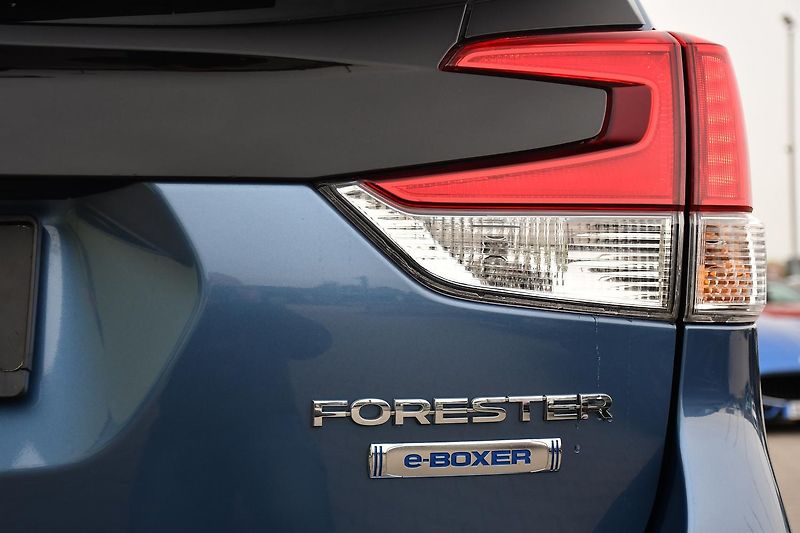 Subaru Forester e-BOXER ACC CARPLAY KAMERA - fotka 52 z 53