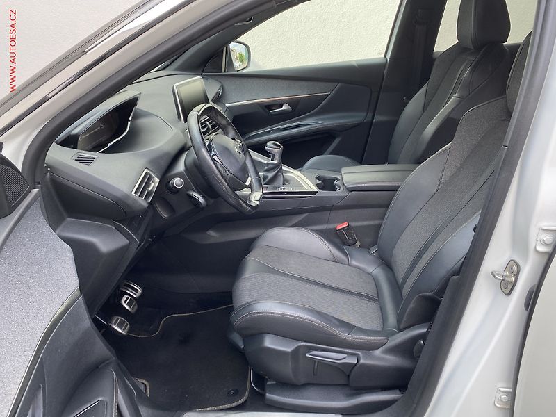 Peugeot 3008 (2019) 1.2PT, GT Line, LED, navi - fotka 9 z 18